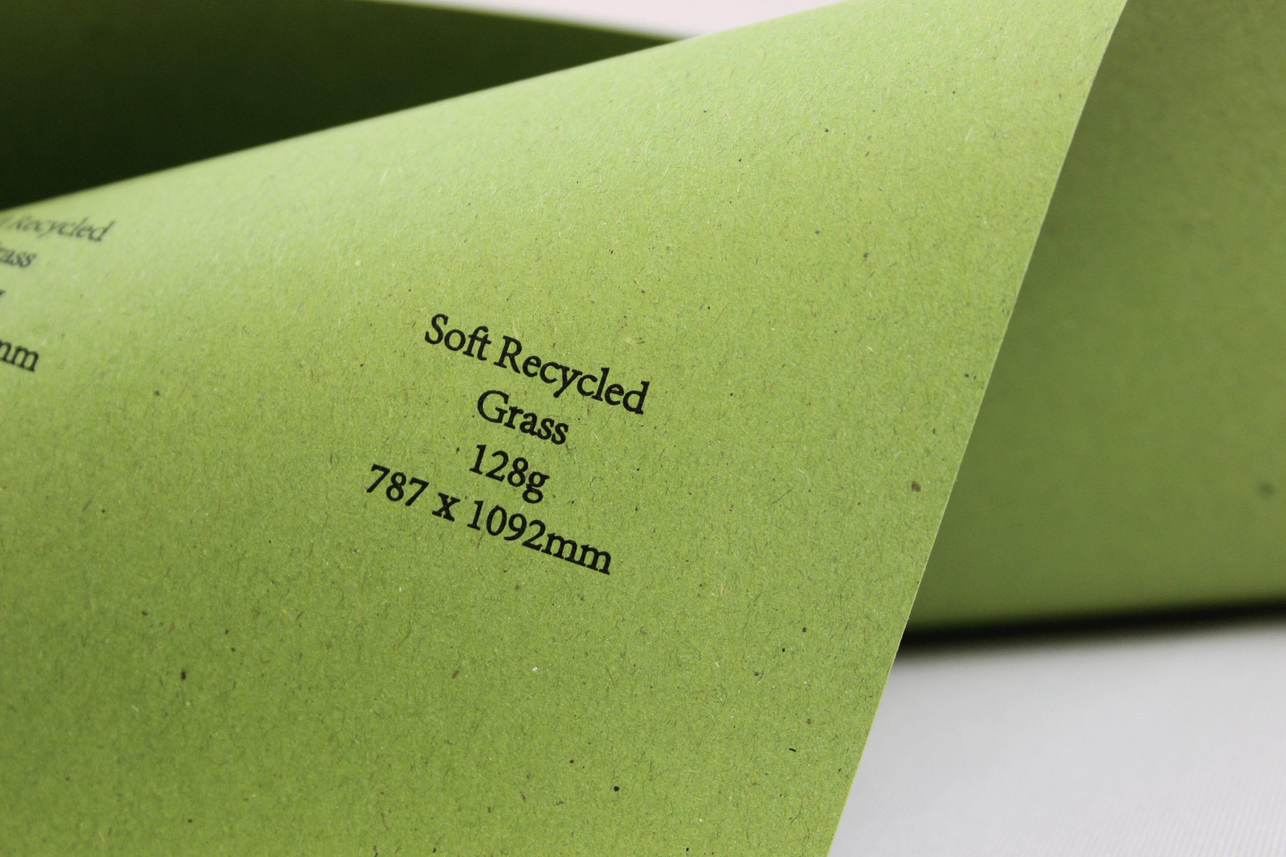 Soft Recycled Grass Зеленый 128гр/м2